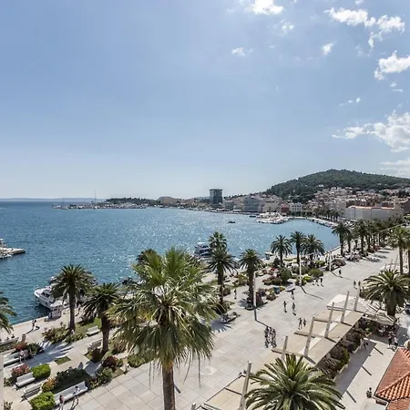 Seafront Luxury Pere Apartment