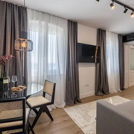 Seafront Luxury Pere Apartment